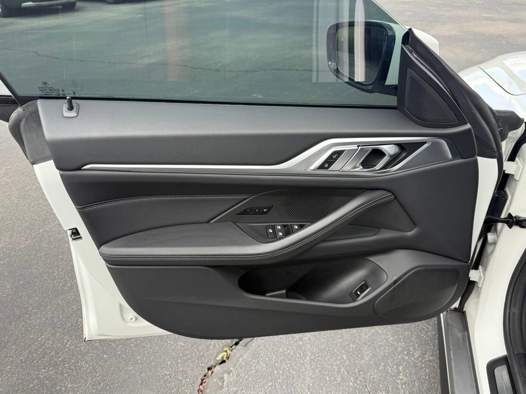 Used 2023 BMW i4 eDrive35 w/ Premium Package image 9