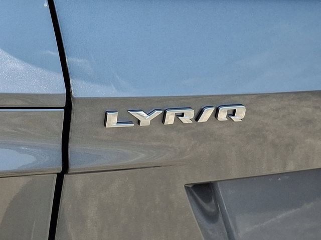 New 2025 Cadillac Lyriq Luxury w/ LPO, Floor Liner Package AWD/4WD image 18