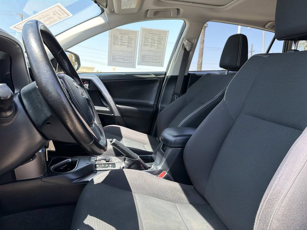 Used 2017 Toyota RAV4 XLE w/ Carpet Mat Package FWD image 18
