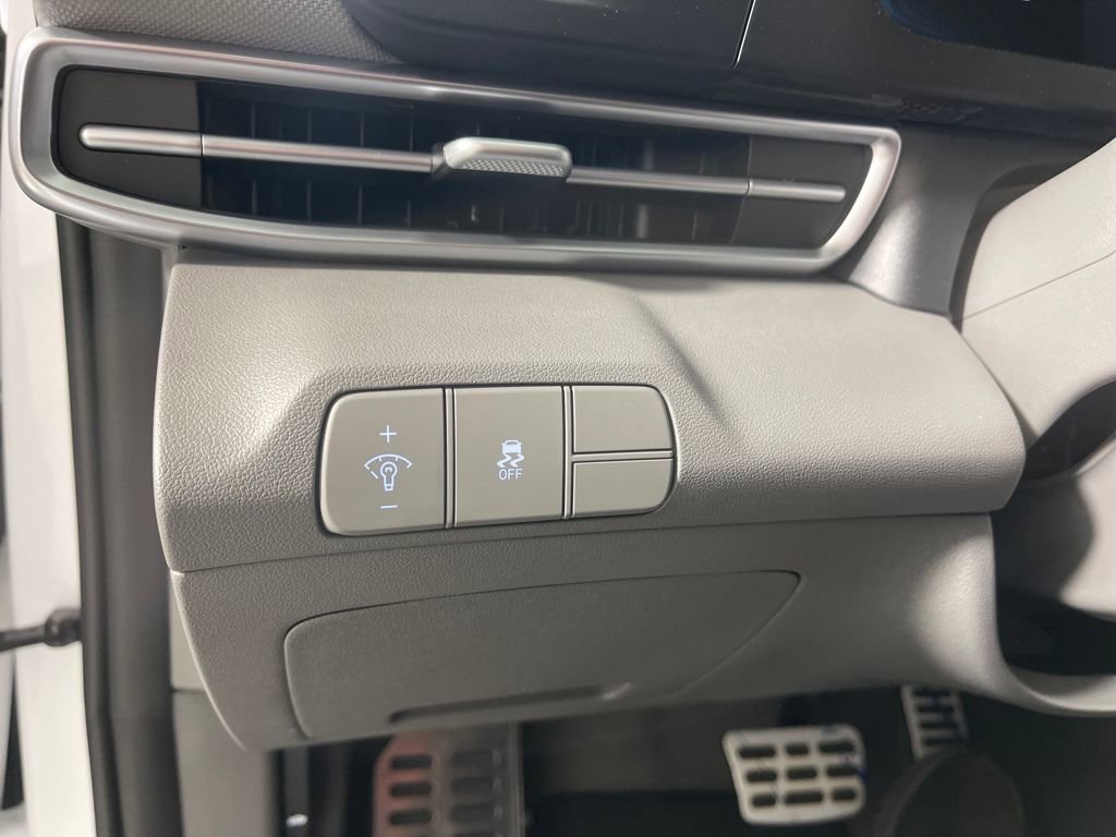 New 2025 Hyundai Elantra Sport image 31