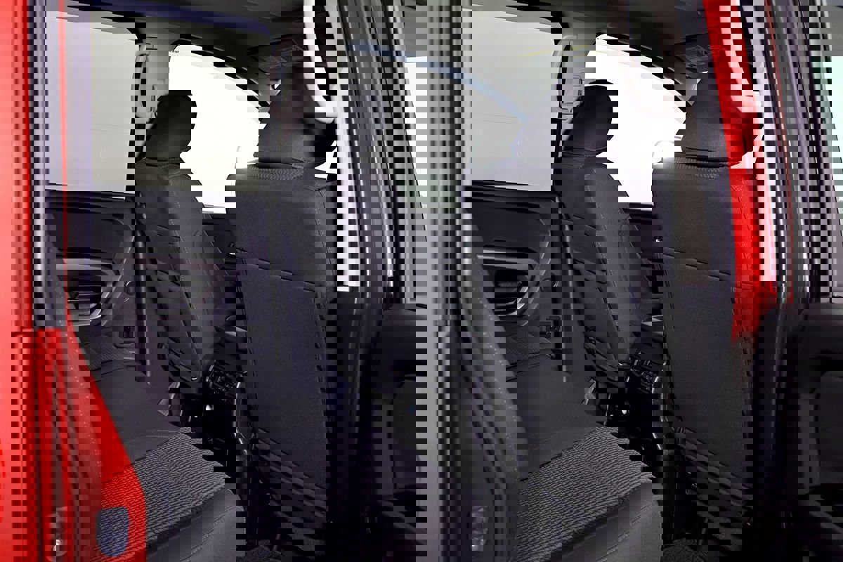 Used 2015 Nissan Titan SV image 34