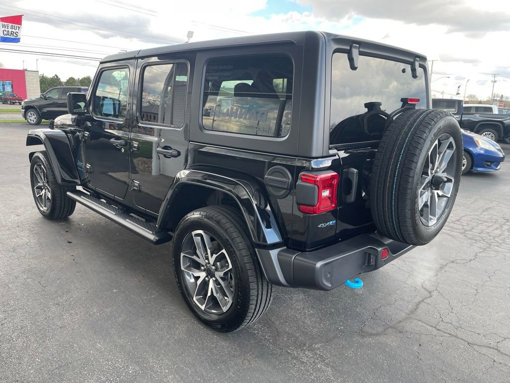 Used 2024 Jeep Wrangler Unlimited w/ Convenience Group image 5