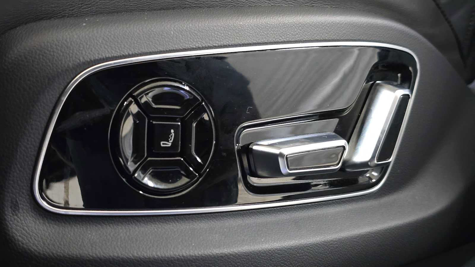 Used 2020 Audi S8 L w/ S8 Executive Package AWD/4WD image 26