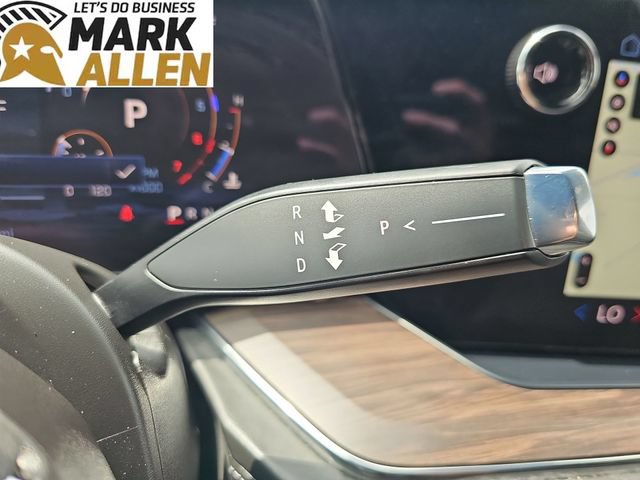 Used 2025 Chevrolet Suburban Z71 AWD/4WD image 16