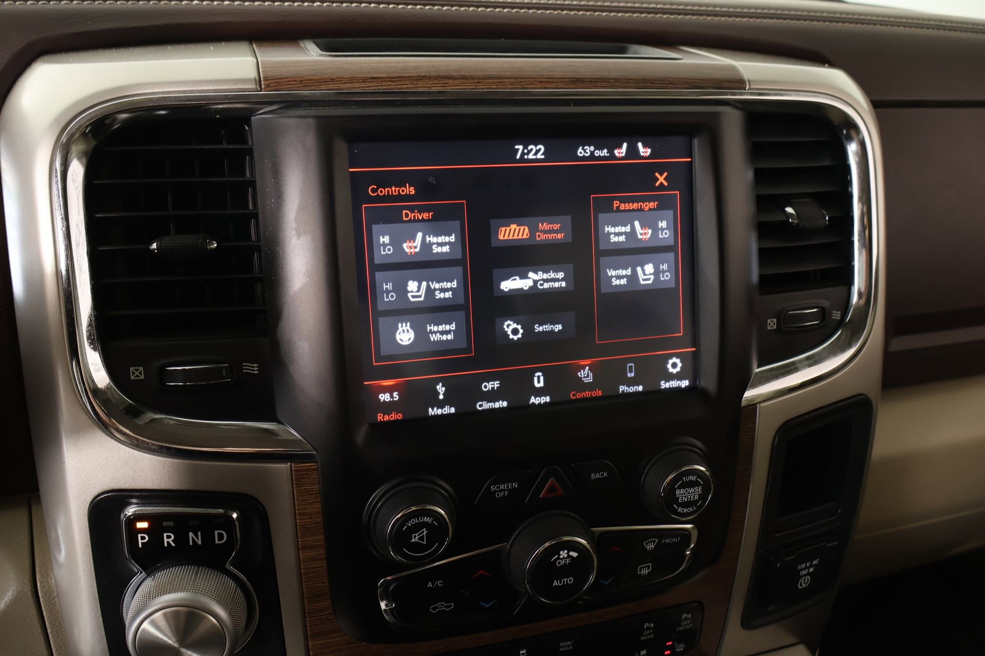 Used 2018 RAM 1500 Laramie w/ Convenience Group AWD/4WD image 7