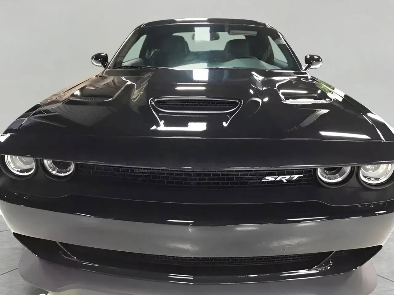Used 2015 Dodge Challenger SRT Hellcat image 3