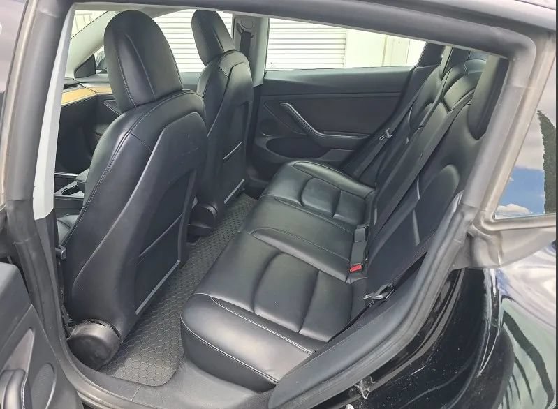 Used 2022 Tesla Model 3 Standard Range RWD image 4