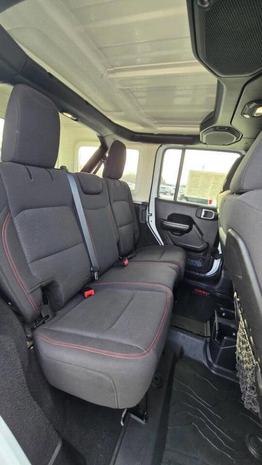 Used 2018 Jeep Wrangler Unlimited Rubicon w/ Steel Bumper Group image 10