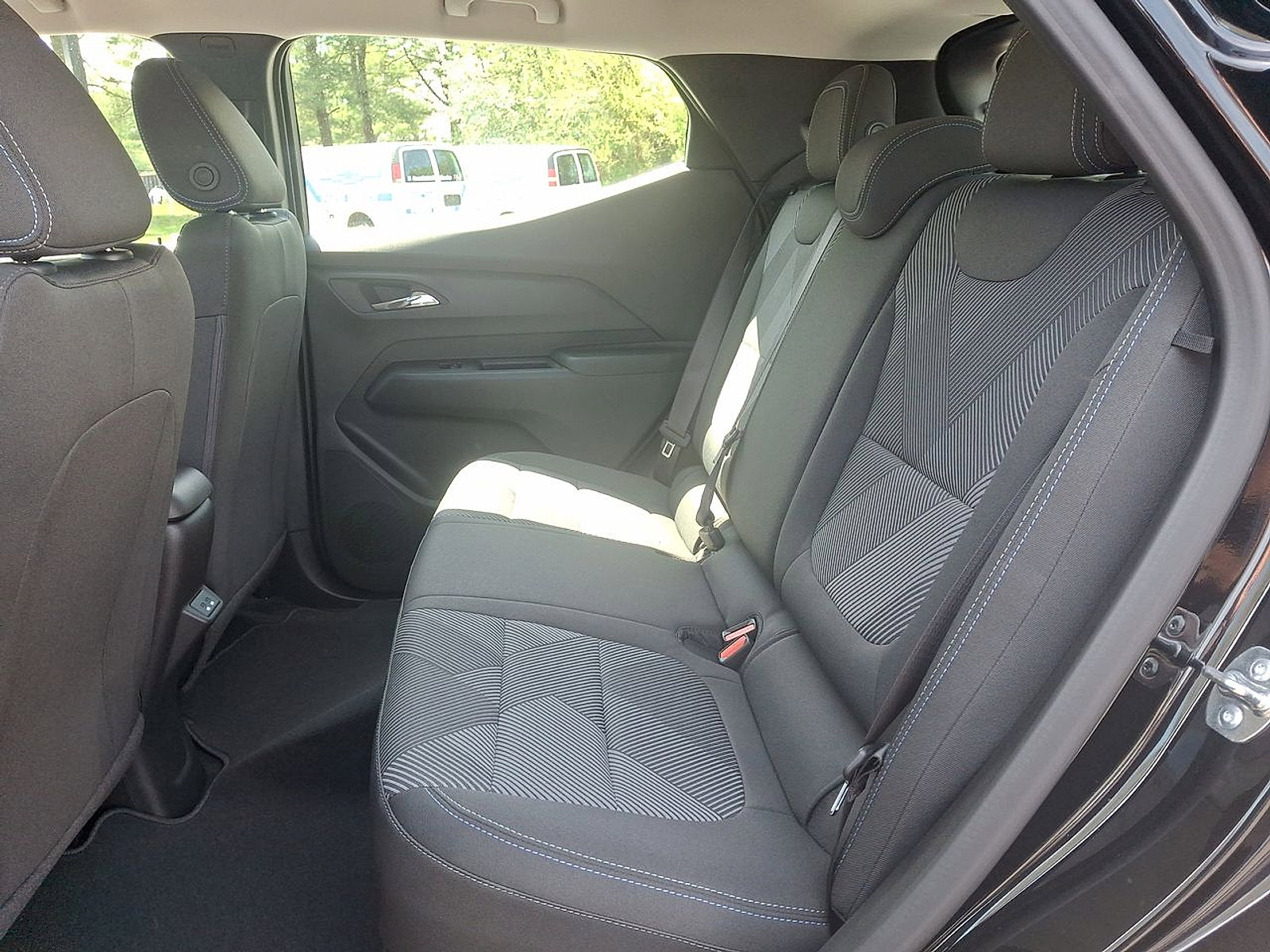 New 2027 Chevrolet Bolt LT w/ Comfort Package image 13