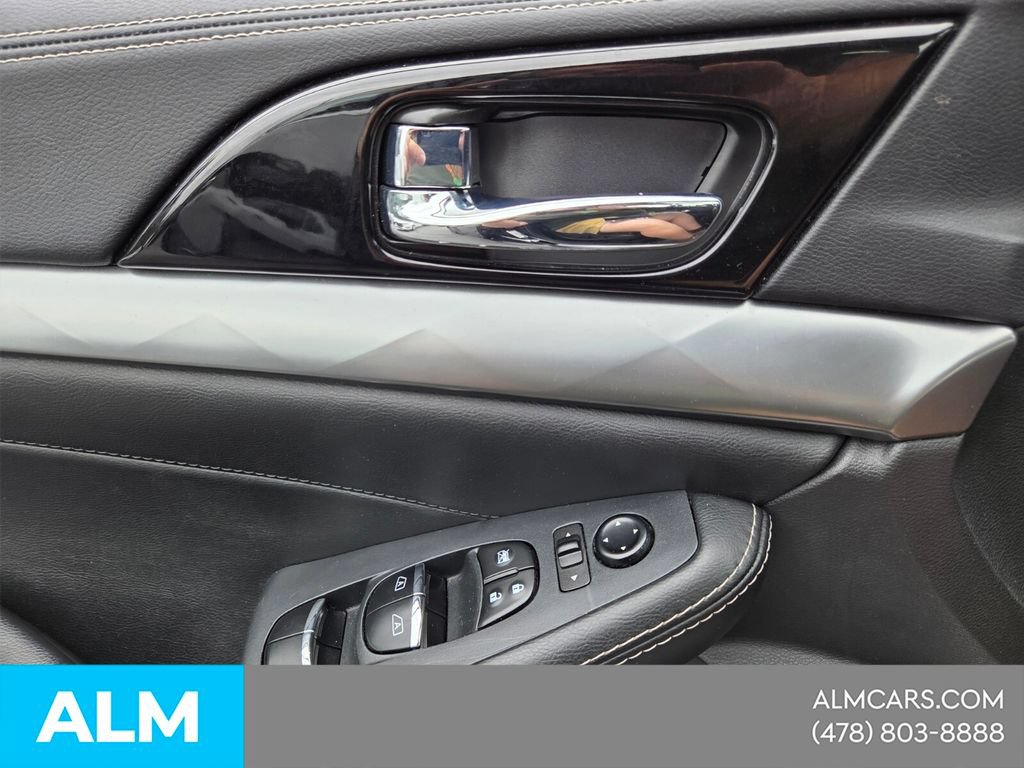 Used 2023 Nissan Maxima SL FWD image 25