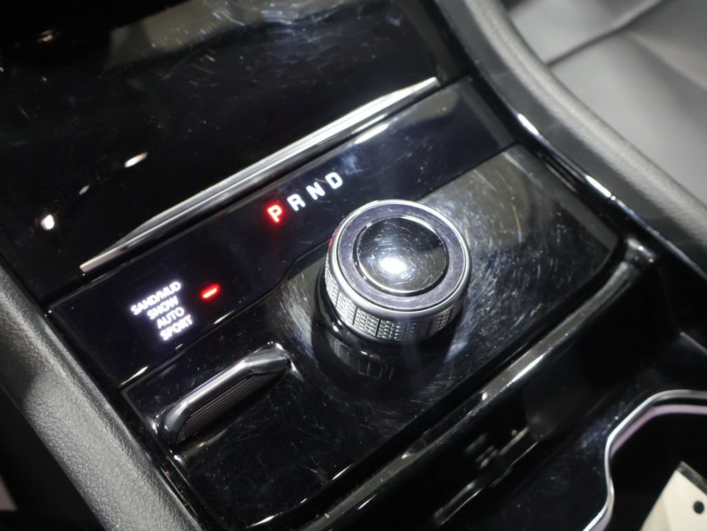 Certified 2023 Jeep Grand Cherokee Limited w/ Luxury Tech Group II AWD/4WD image 31