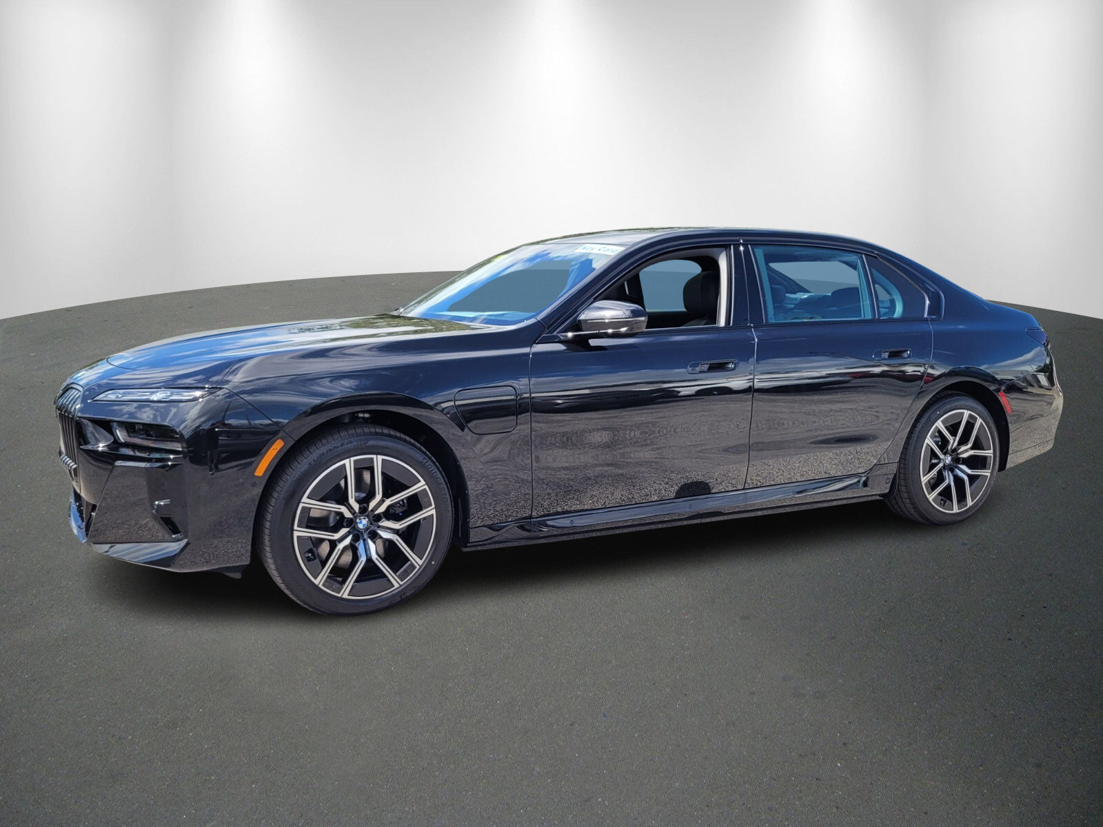 New 2026 BMW 750e xDrive w/ Executive Package image 3