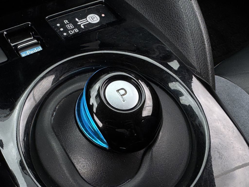 Used 2018 Nissan Leaf SL w/ SL Technology Package FWD image 20