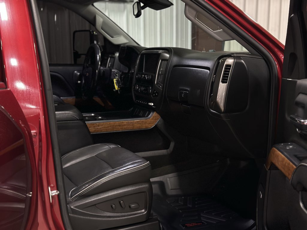 Used 2018 Chevrolet Silverado 2500 High Country w/ Duramax Plus Package image 22