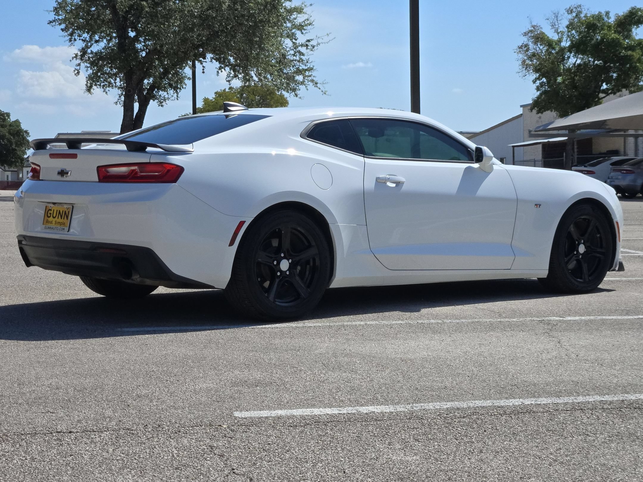 Used 2017 Chevrolet Camaro LT RWD image 3