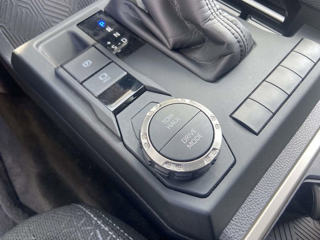 Used 2025 Toyota 4Runner SR5 image 25