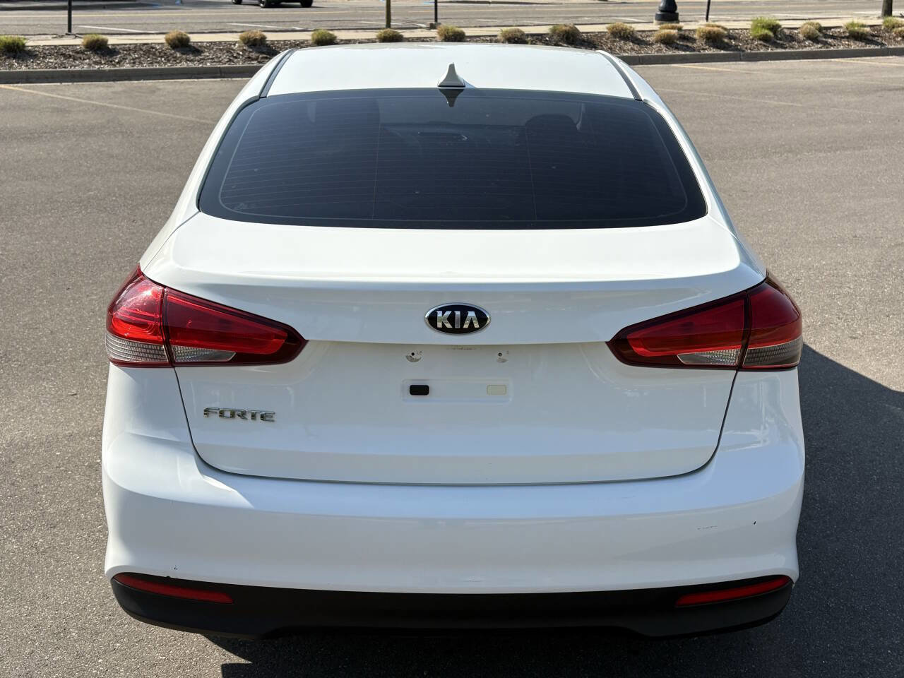 Used 2017 Kia Forte LX image 11