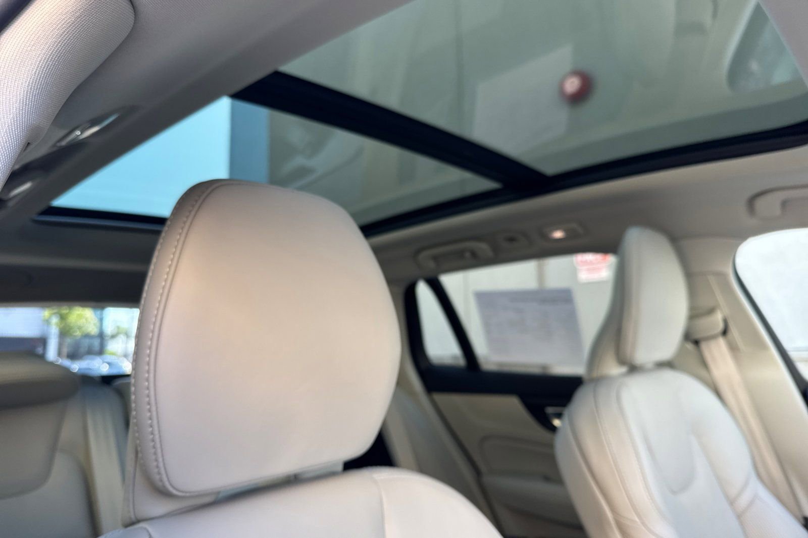 Used 2025 Volvo V60 B5 Cross Country Ultra w/ Protection Package Premier image 18