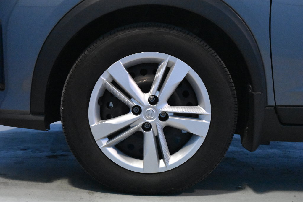 Certified 2025 Nissan Kicks Play S FWD image 20