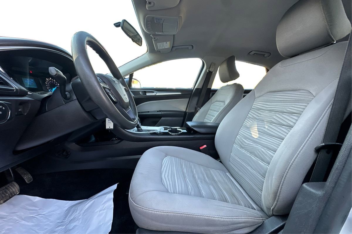 Used 2016 Ford Fusion S image 9