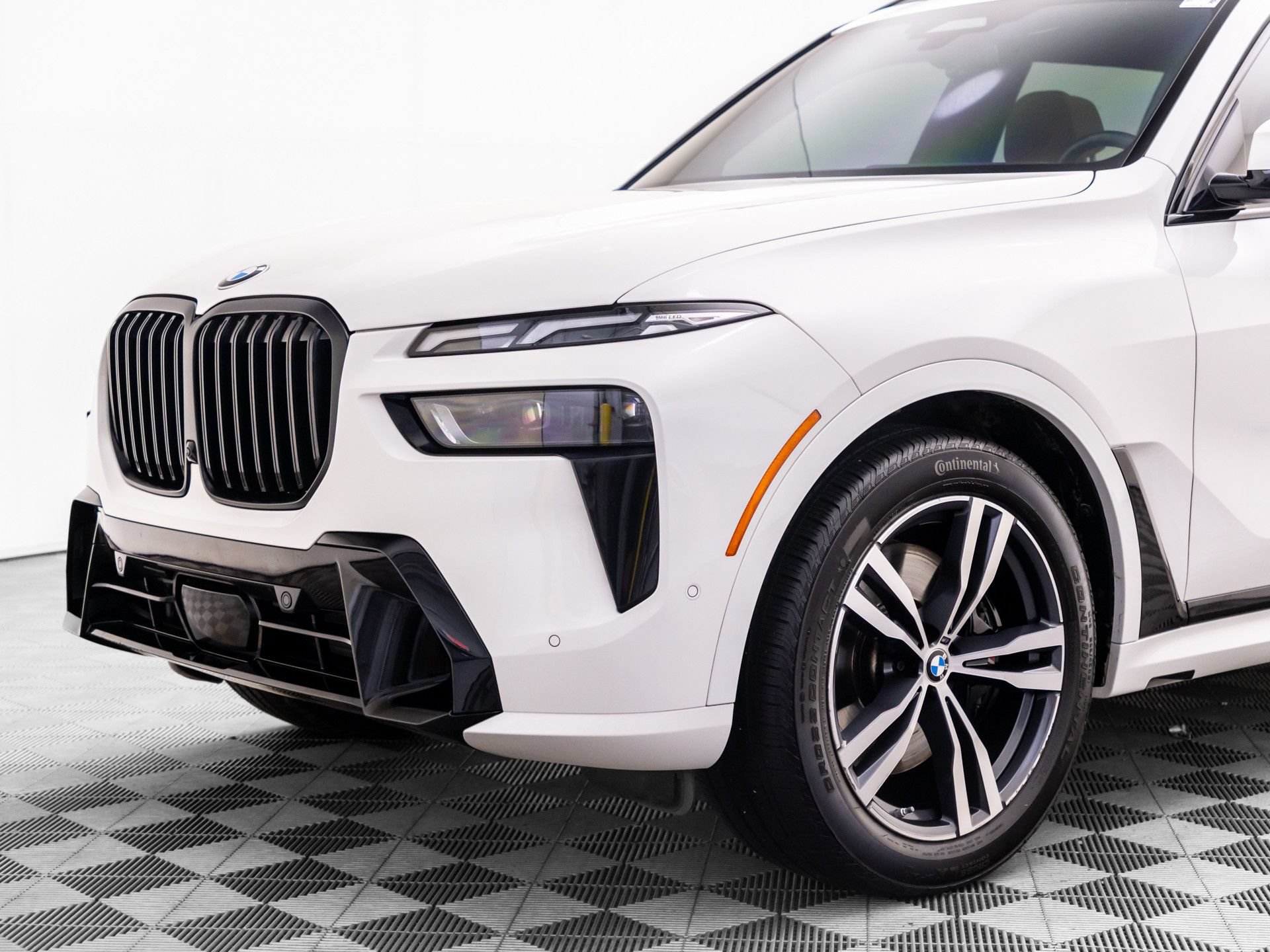 Certified 2024 BMW X7 xDrive40i w/ Executive Package AWD/4WD image 41
