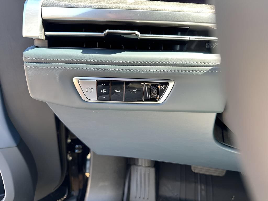 New 2026 Cadillac Escalade IQ Luxury 2 w/ LPO, Floor Liner Package AWD/4WD image 33