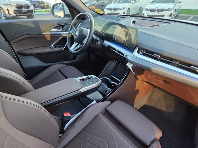 Used 2025 BMW X2 xDrive28i w/ Technology Package image 27