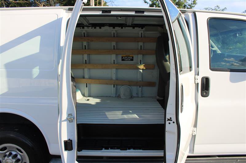 Used 2022 Chevrolet Express 2500 w/ Driver Convenience Package image 10