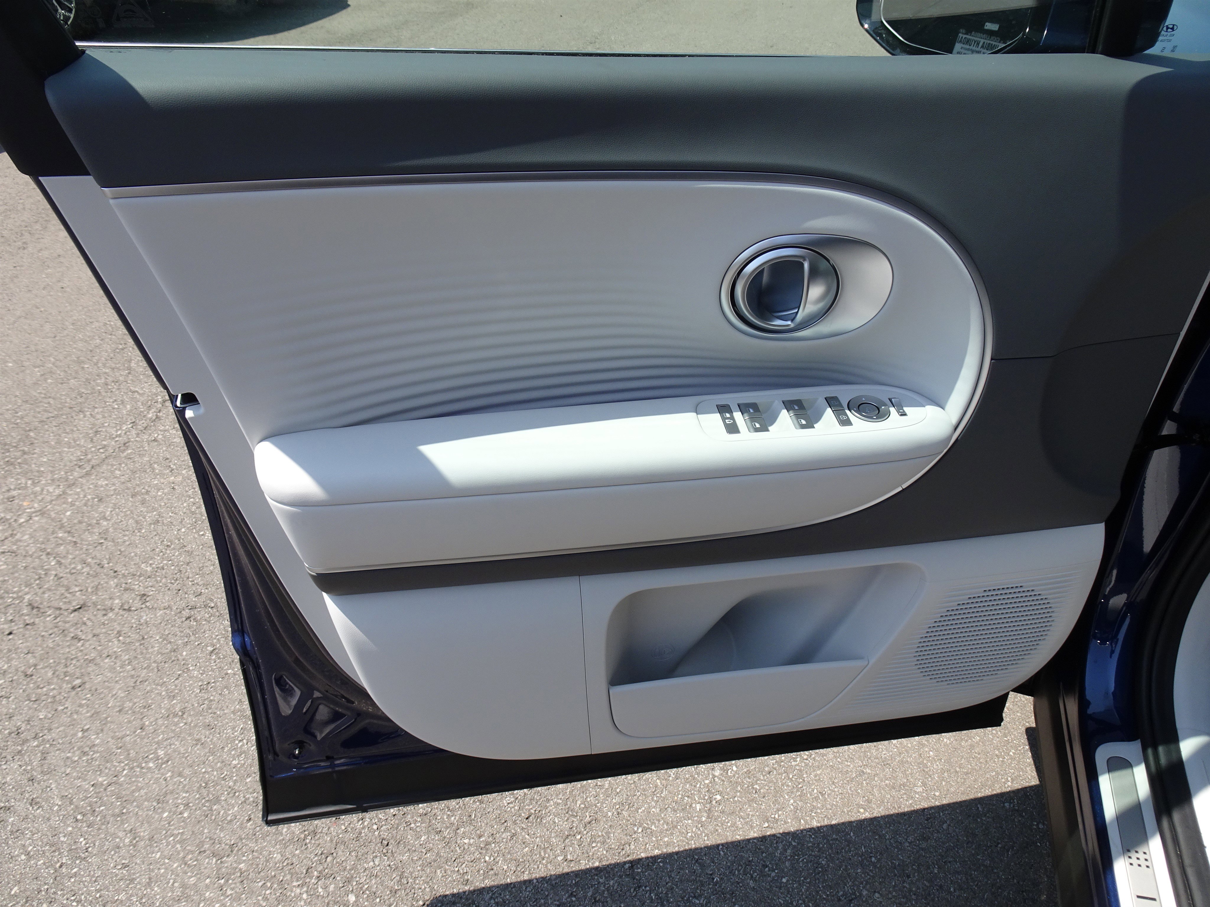 New 2026 Hyundai Ioniq 9 SEL image 9