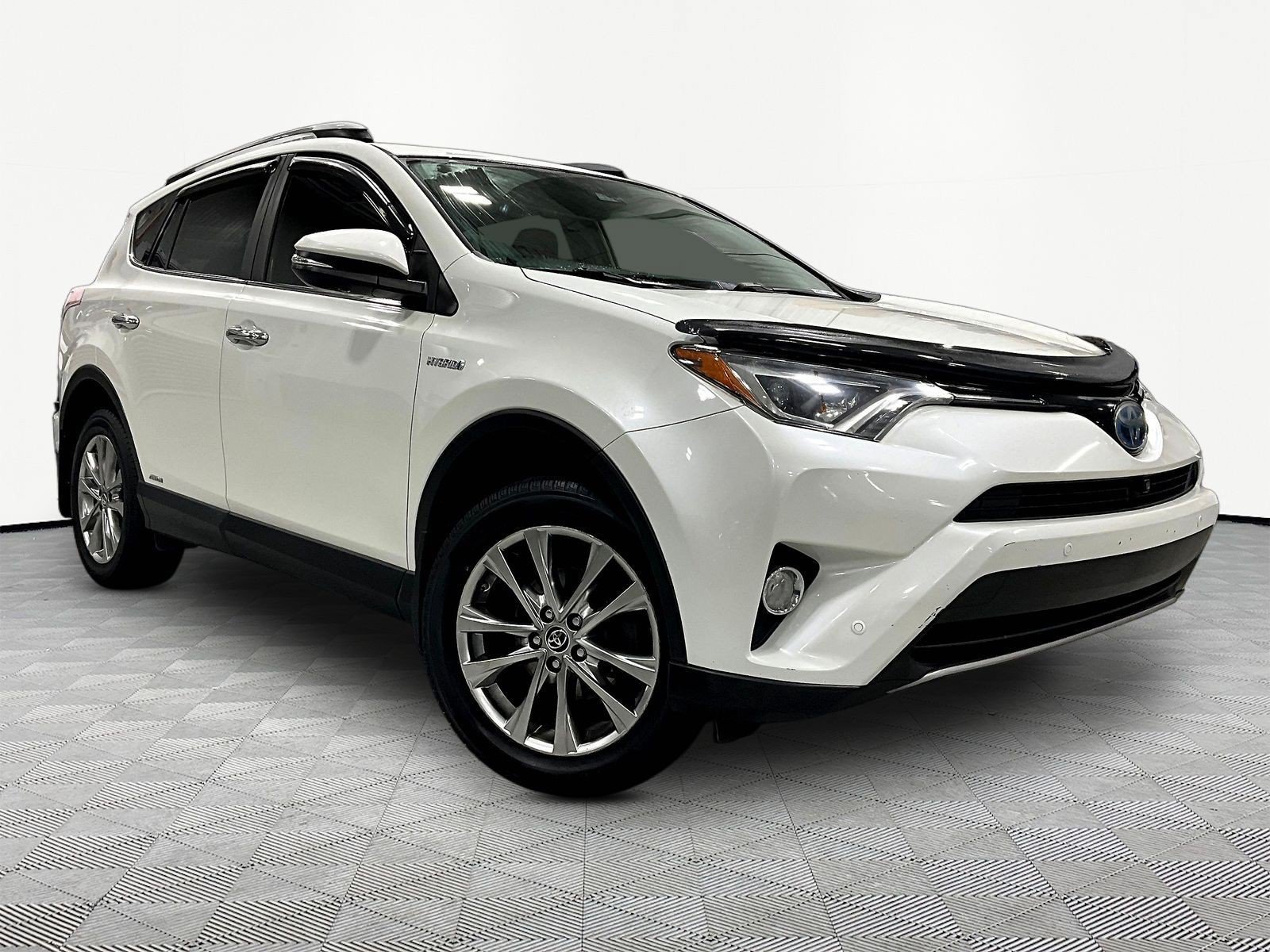 Used 2017 Toyota RAV4 Limited w/ Advanced Technology Package AWD/4WD image 3