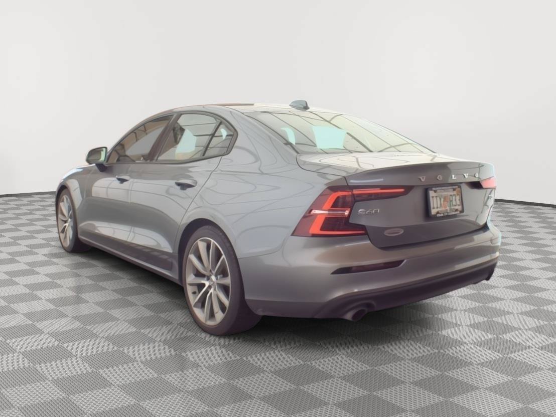 Used 2020 Volvo S60 T5 Momentum FWD image 4