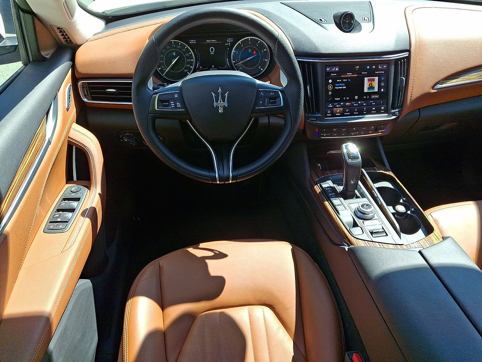 Certified 2022 Maserati Levante GT image 21
