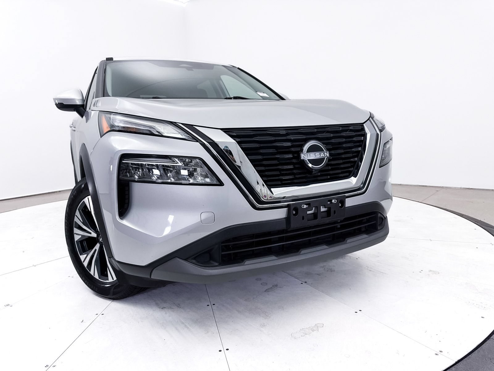 Used 2022 Nissan Rogue SV FWD image 5