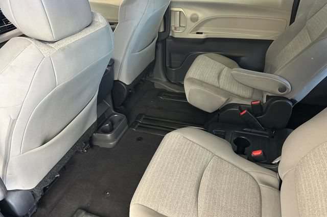 Certified 2024 Toyota Sienna LE AWD/4WD image 16