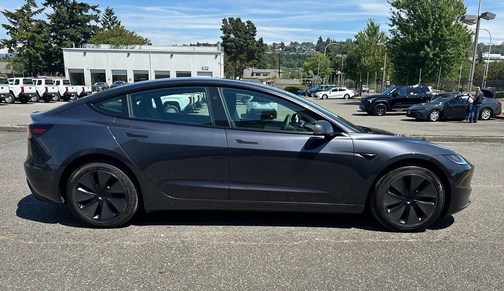 Used 2024 Tesla Model 3 Standard Range RWD image 4