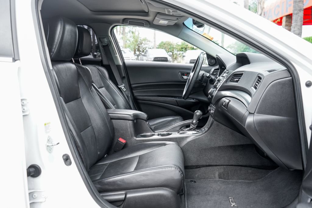 Used 2013 Acura ILX w/ Premium Package image 37