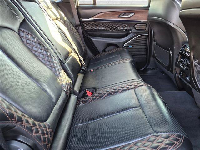Used 2022 Jeep Grand Cherokee Summit AWD/4WD image 22