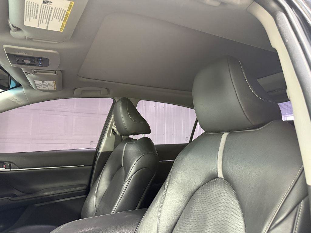 Used 2019 Toyota Camry XSE FWD image 11