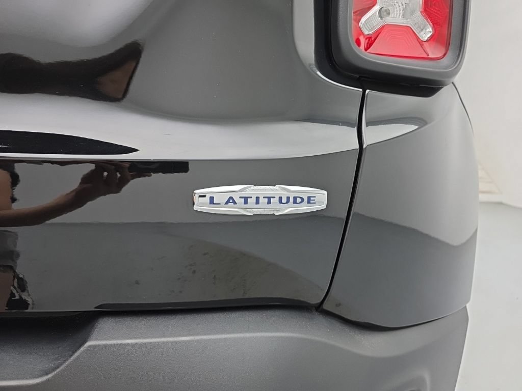 Used 2021 Jeep Renegade Latitude w/ Convenience Group AWD/4WD image 53