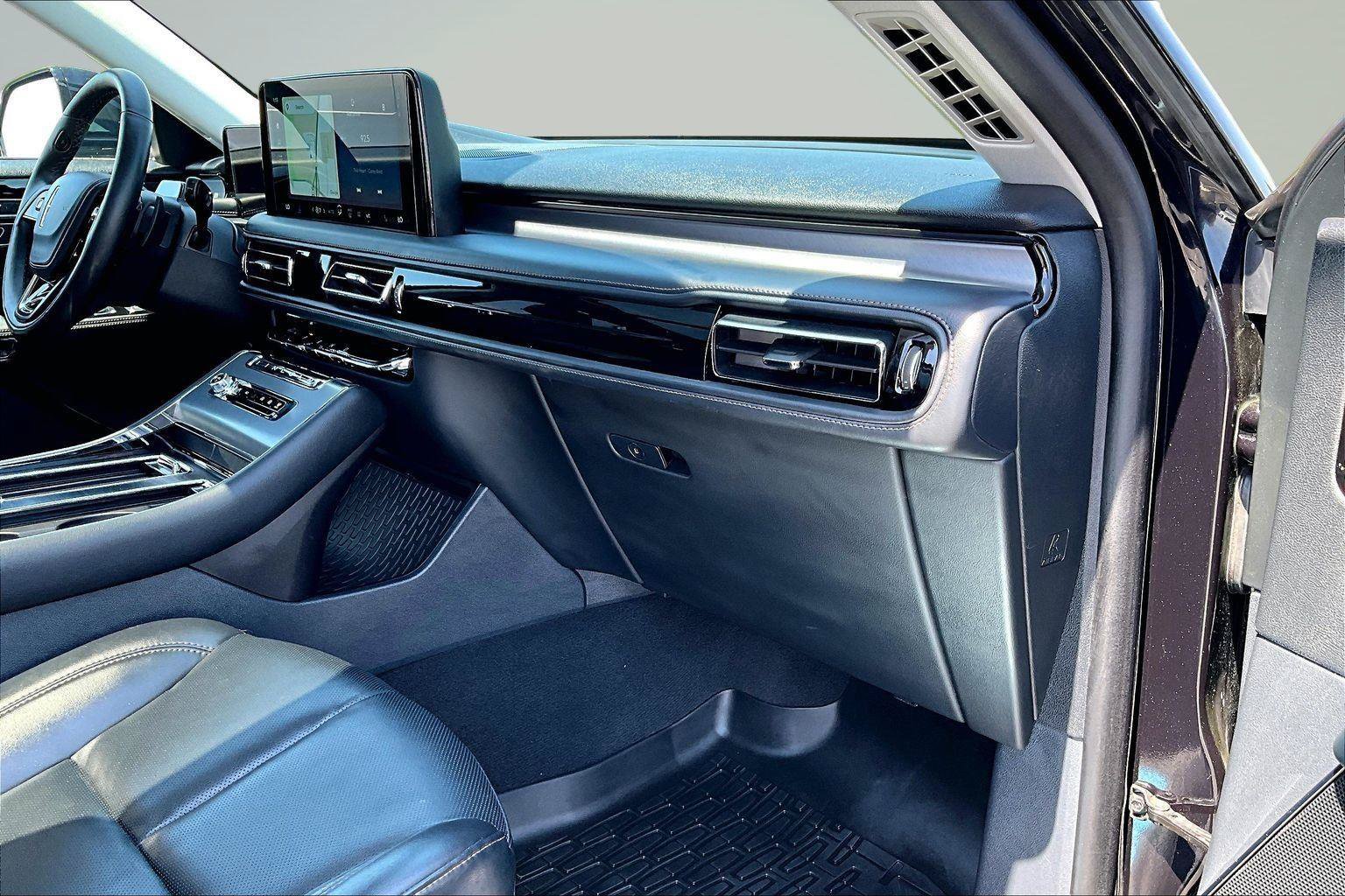 Used 2025 Lincoln Aviator AWD image 18