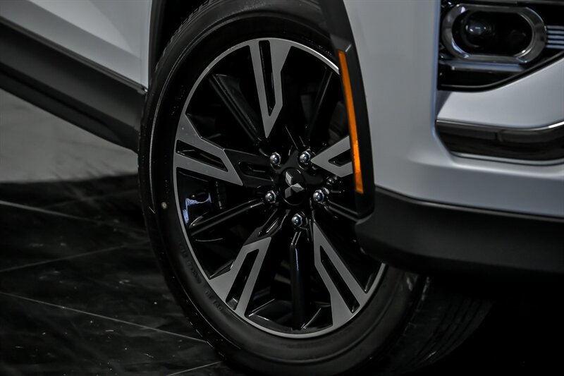 Used 2024 Mitsubishi Eclipse Cross SE AWD/4WD image 3