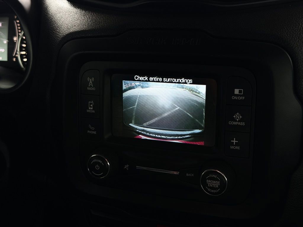 Used 2015 Jeep Renegade Latitude w/ Popular Equipment Group FWD image 47