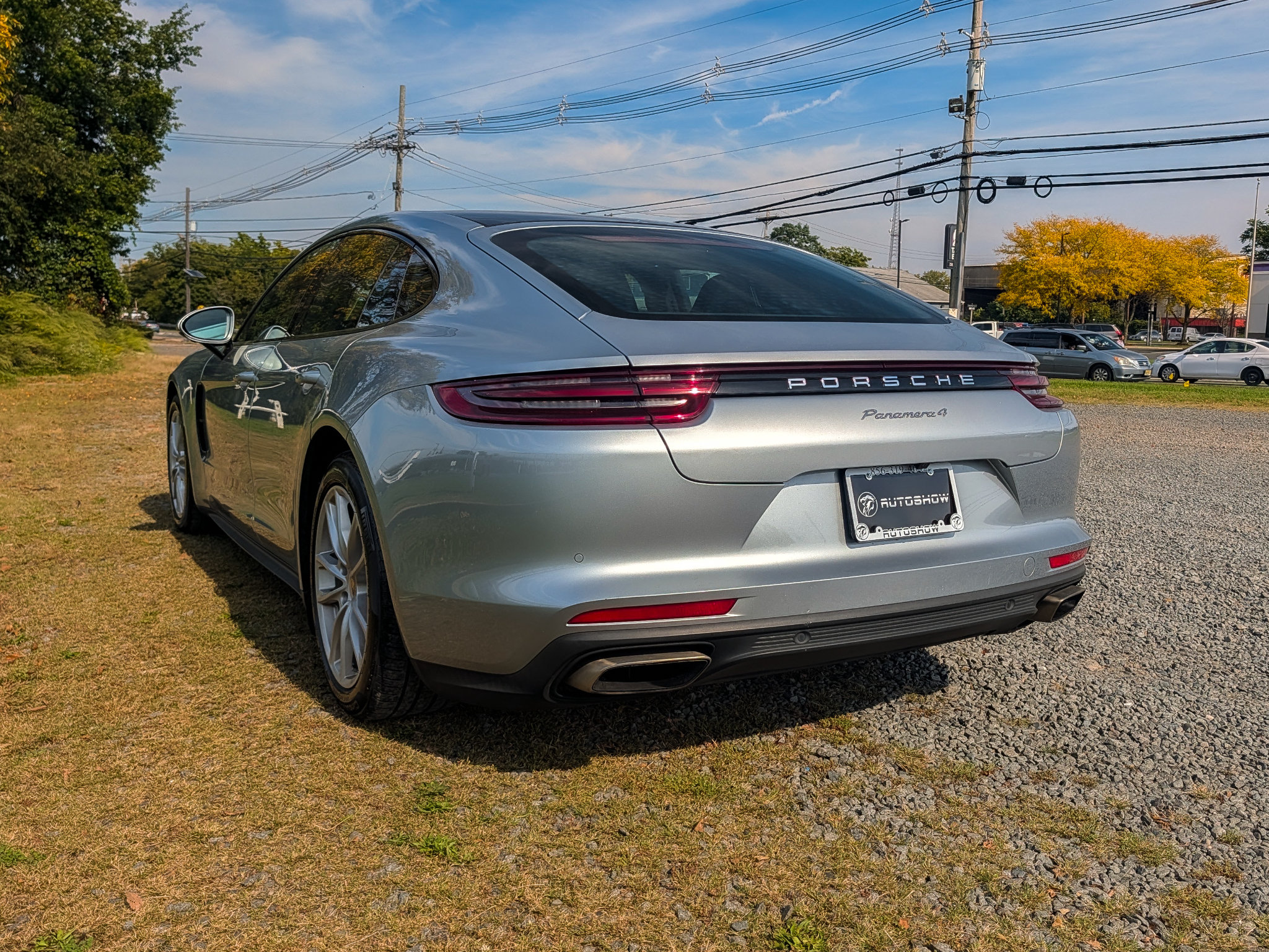 Used 2018 Porsche Panamera 4 w/ Premium Package AWD/4WD image 8