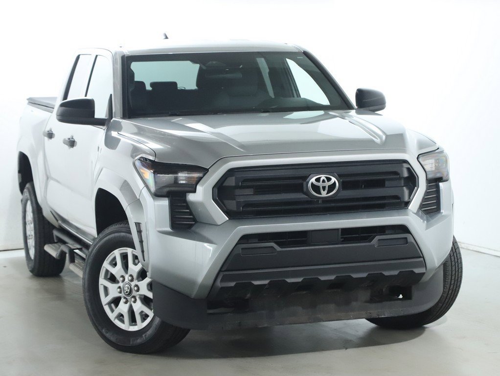 Used 2024 Toyota Tacoma SR image 2