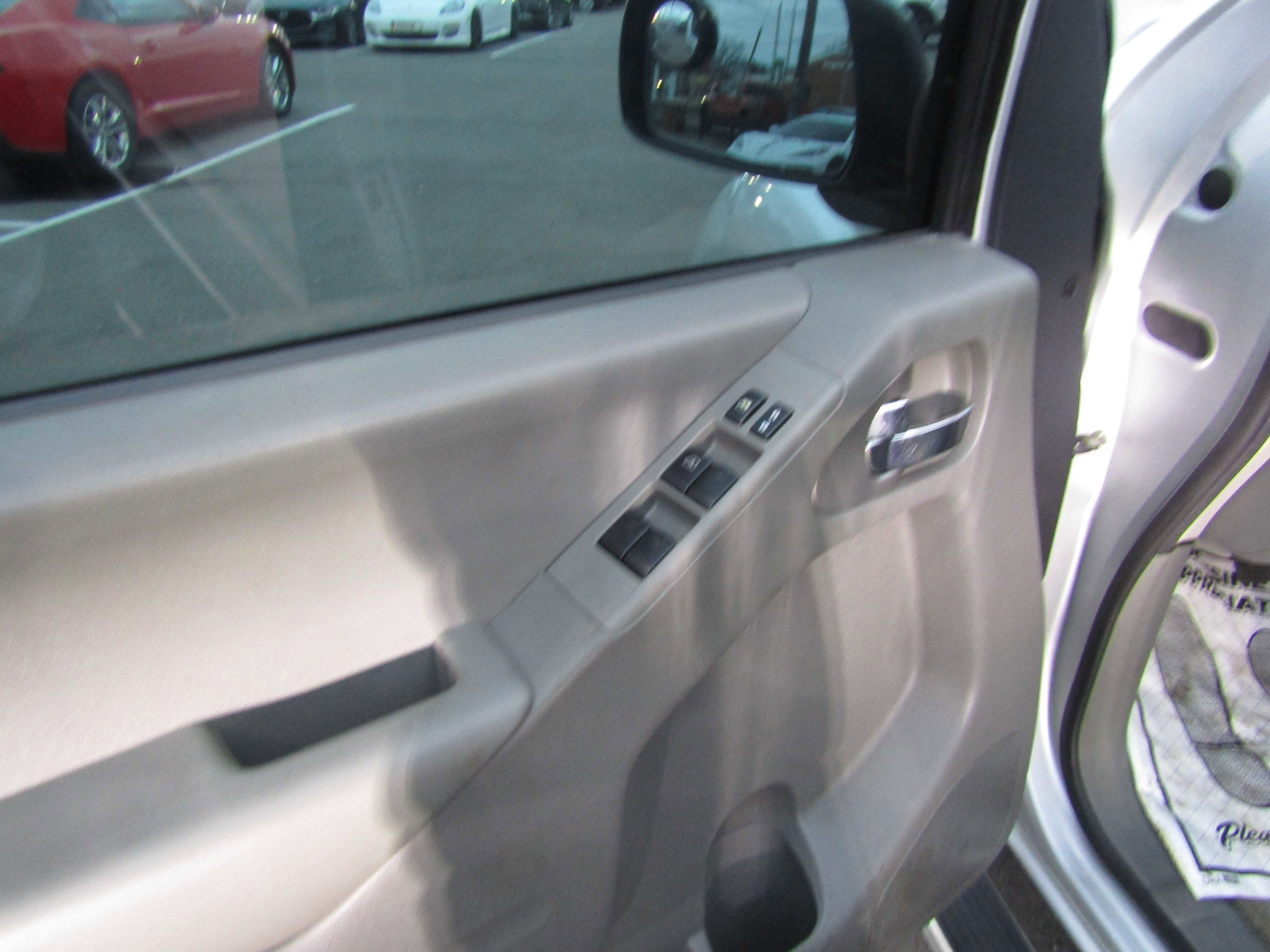Used 2018 Nissan Frontier SV AWD/4WD image 11