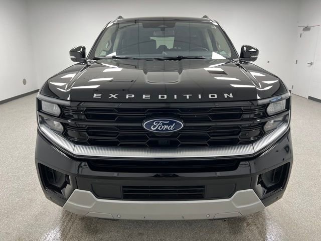 Used 2025 Ford Expedition Max Platinum AWD/4WD image 3