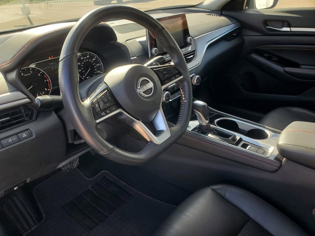 Used 2023 Nissan Altima 2.5 SR AWD/4WD image 17