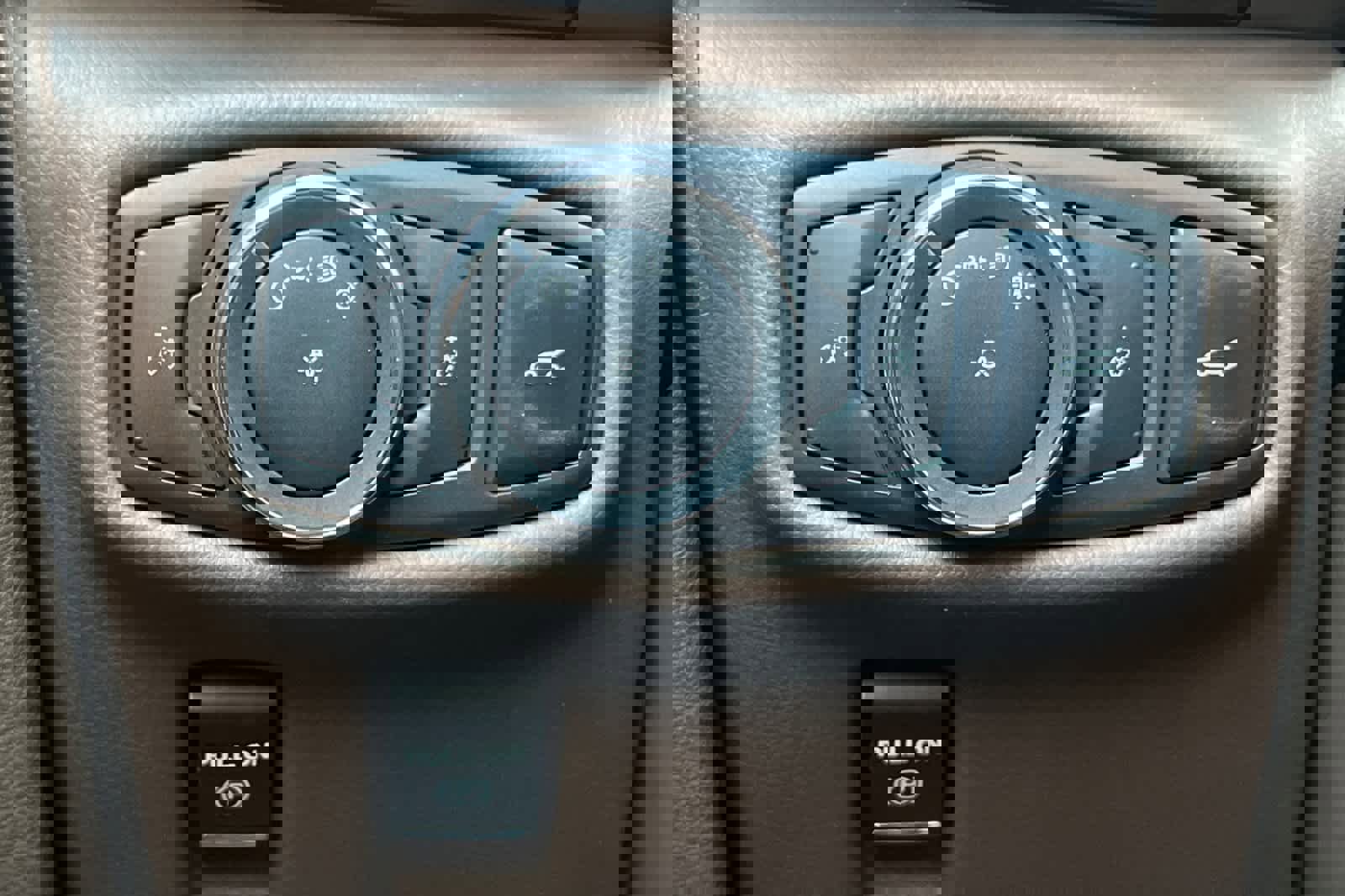 Used 2016 Lincoln MKX Reserve image 32