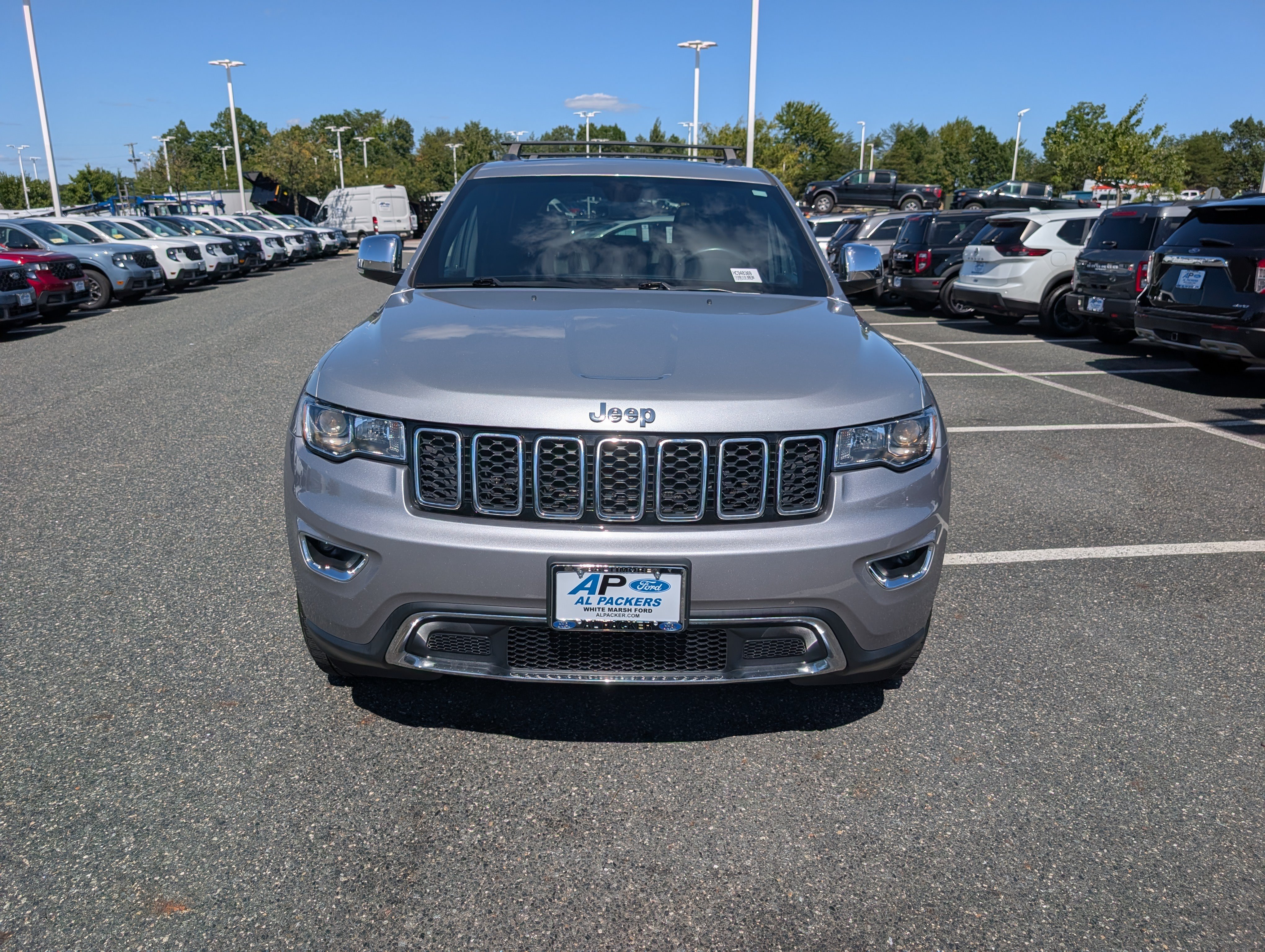 Used 2017 Jeep Grand Cherokee Limited AWD/4WD image 8