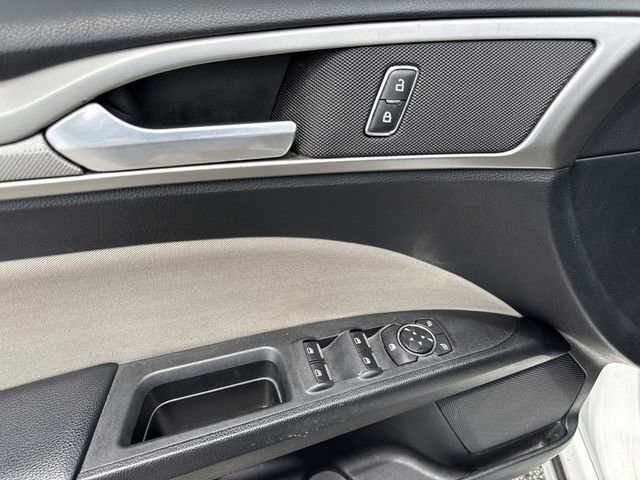 Used 2018 Ford Fusion S FWD image 18